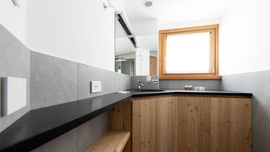 Others 5, Italianway - San Pietro 8, Sondrio