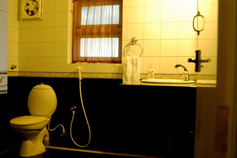 Bathroom 3, Bella Vista Stay, The Nilgiris
