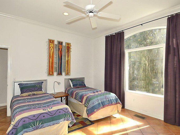 Bedroom 2, Hunt Club 5, Beaufort
