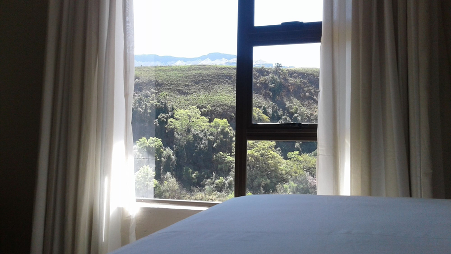 Bedroom 4, Ledges Retreat, Uthukela