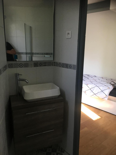 Bathroom 5, Les chambres d'Orsay, Essonne