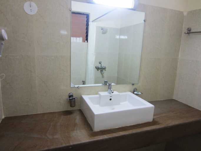 Bathroom 4, Riverside Regency Resort, North Goa