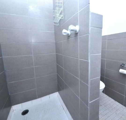 Bathroom 5, Edenhope Motor inn, West Wimmera