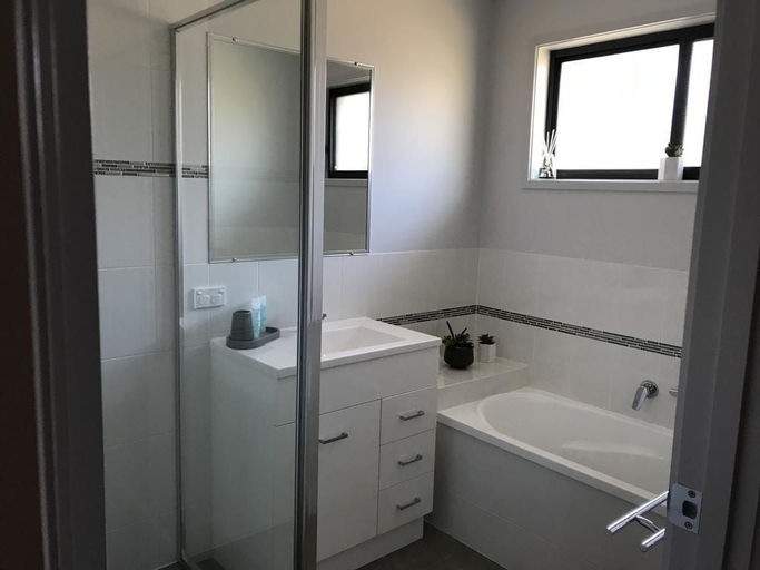 Bathroom 3, Hervey Bay Holiday Home, Hervey Bay - Pt A