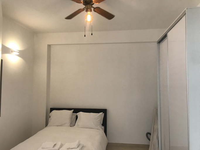 Bedroom, 2 Bedroom Apartment with Hot Tub Facing Bograshov Beach