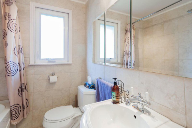 Bathroom 3, Beautiful Detached 6 Bedroom House, Toronto