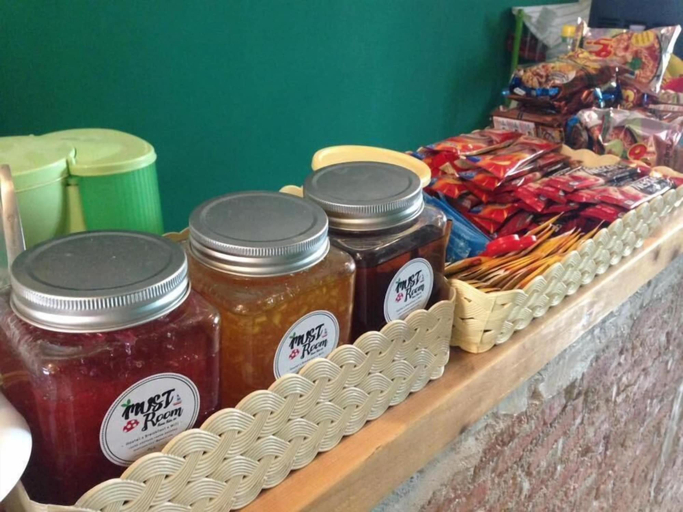 Food & Drinks 3, MUST Room Hua Hin 51 - Hostel, Hua Hin