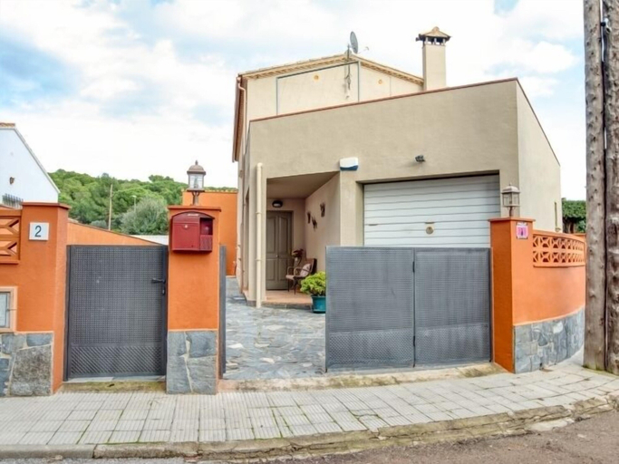 Exterior & Views 2, Casa Parc Aumell, Girona