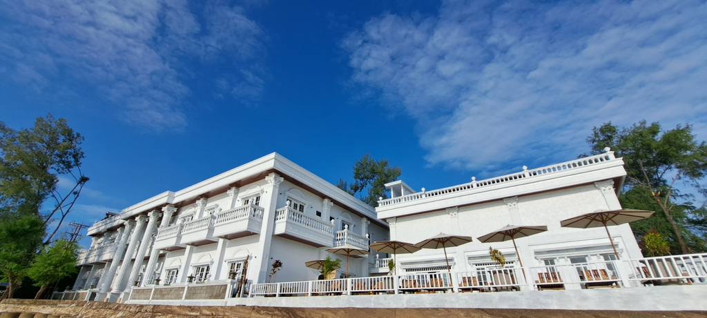 Exterior & Views 4, Gili Beachfront Suites, Lombok