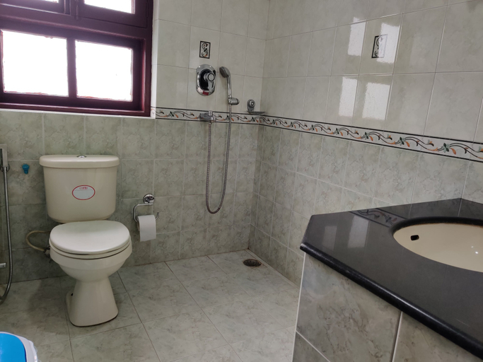 Bathroom 3, Hostmandu, Bagmati