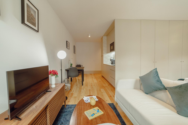 Bedroom 3, Legacy Oporto Design Apartment F by Vacationy, Porto