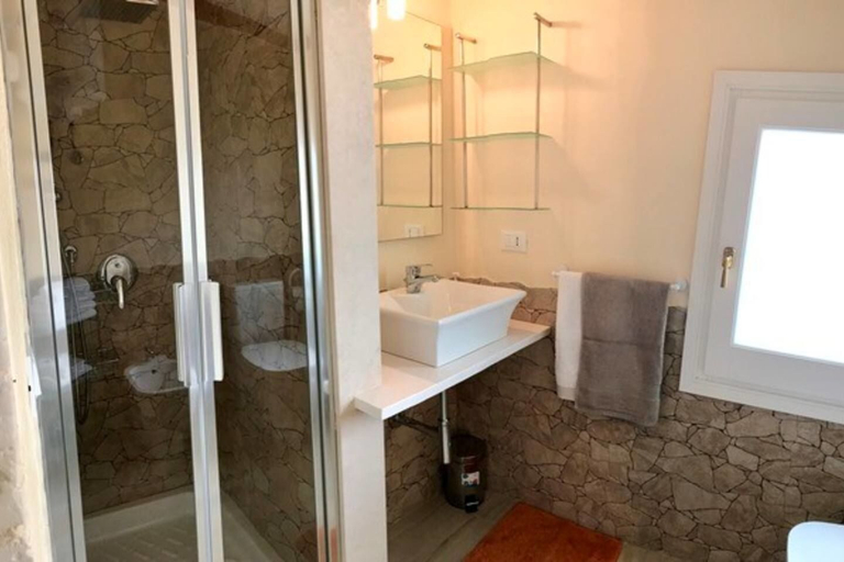 Bathroom 3, Casa Roma, Syracuse