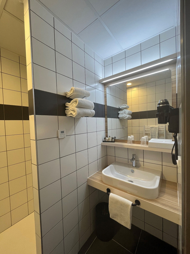 Bathroom 4, Hotel de l'Abbaye des Premontres, Meurthe-et-Moselle