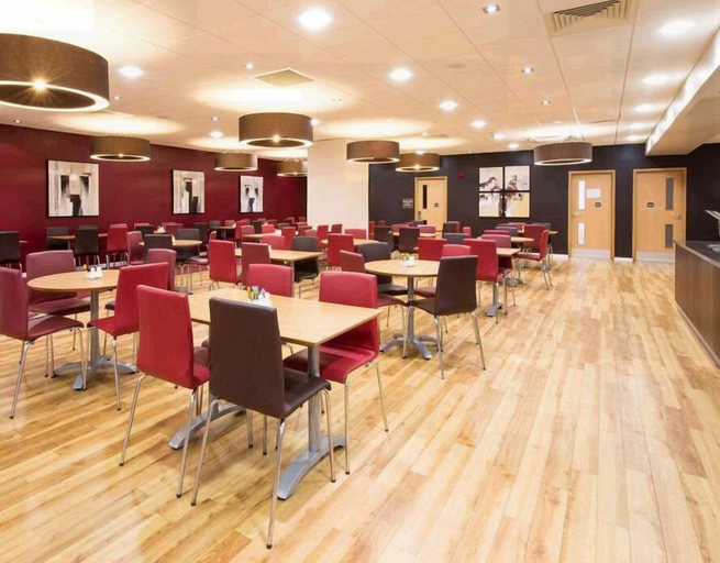 Food & Drinks 3, Travelodge Manchester Piccadilly, Manchester