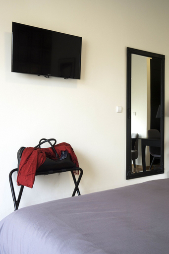Bedroom 5, Athens Edition Guesthouse, Attica