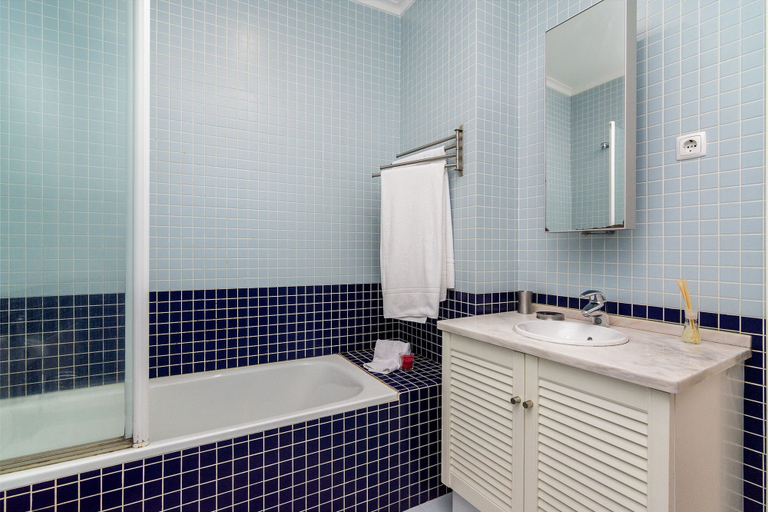 Bathroom 3, Trigueiros Downtown Loft, Lisbon