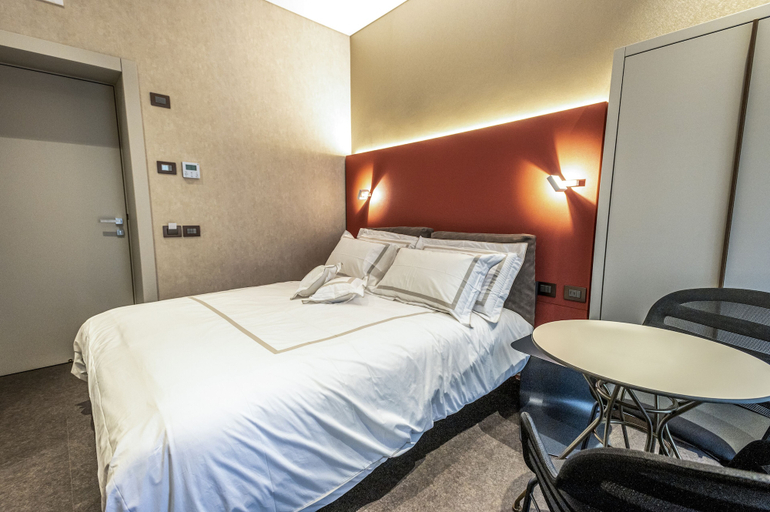 Bedroom 3, il Divino, Napoli