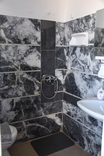 Bathroom 5, Hotel Kastelakia Mykonos, South Aegean