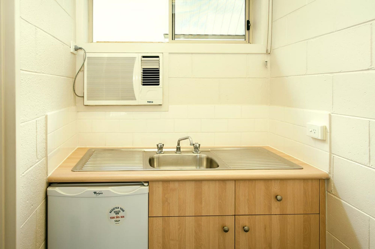 Others 5, Box Hill Motel, Melbourne