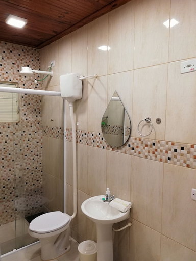Bathroom 5, Hotel Talu, Angatuba