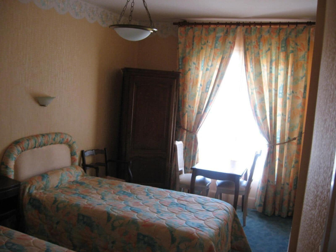 Bedroom 4, A L'Abri des Vents, Manche