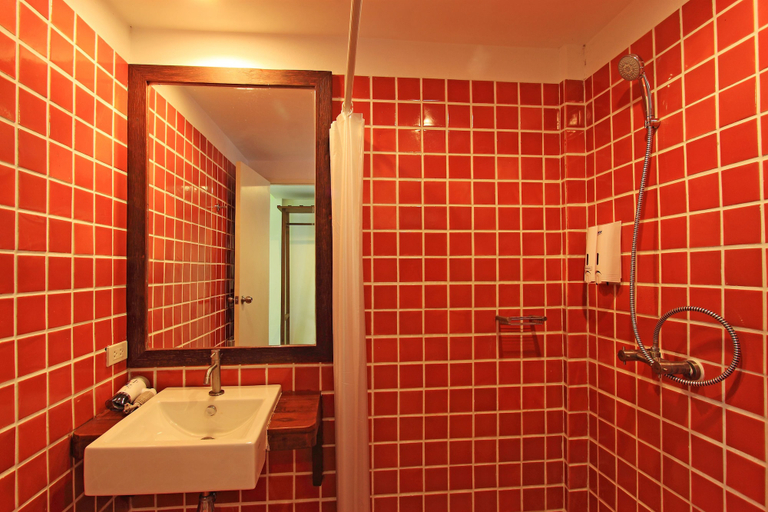 Bathroom 4, Baan Supparod, Muang Rayong