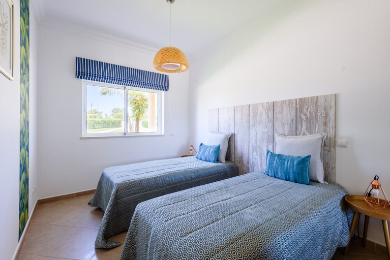 Bedroom 2, Boavista Golf Resort Apartment, Lagos