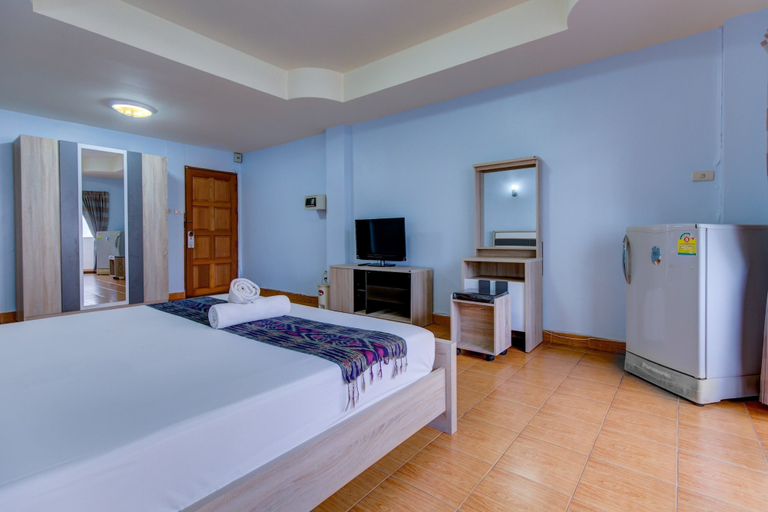 Bedroom 5, I-Rovers Sports Bar & Guesthouse, Pattaya