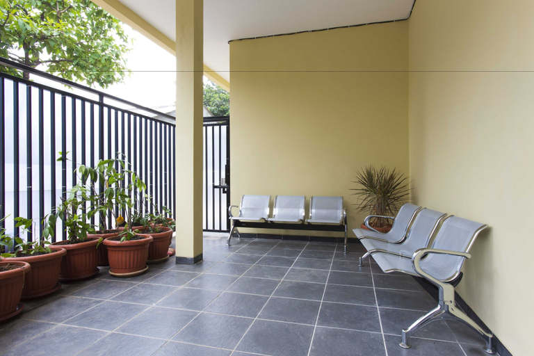 Exterior & Views 5, RedDoorz @ Pekayon Bekasi, Bekasi
