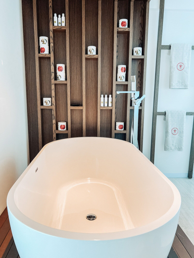 Bathroom 5, Suryaa Hotel Pinhais, Curio Collection by Hilton, Pinhais