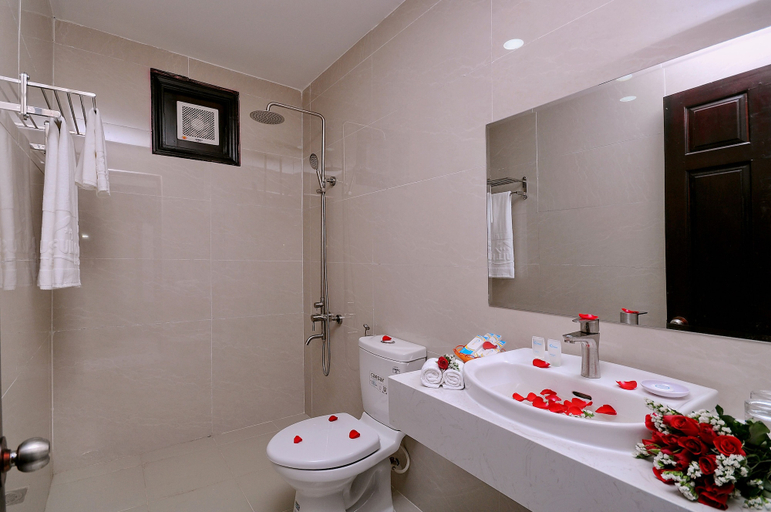 Bathroom 4, Full House Hotel, Nha Trang