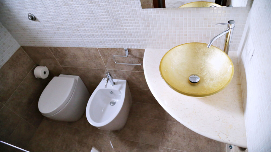 Bathroom 3, Città Bianca Homes, Brindisi