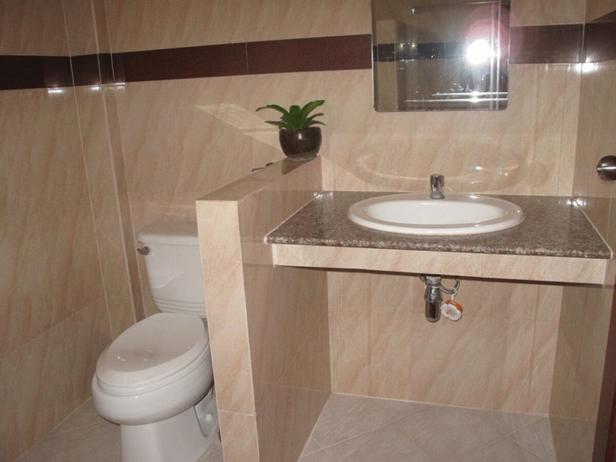 Bathroom 3, Haad Yao Resort, Ko Phangan