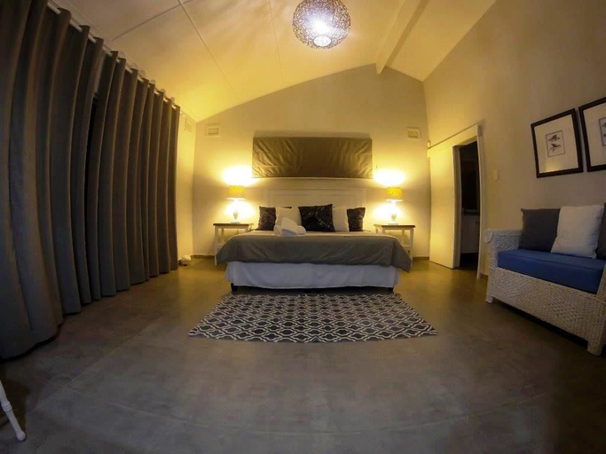Bedroom 2, Amanzi Beach House, Ugu