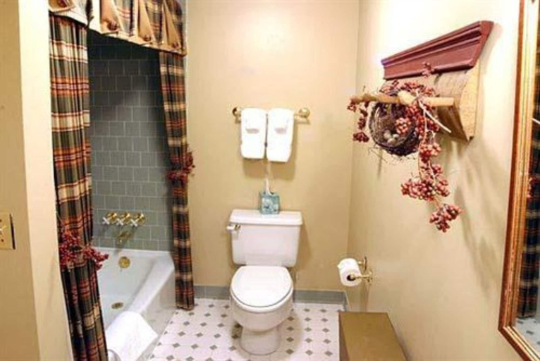 Bathroom 3, The Wayside Inn Bed & Breakfast, Howard