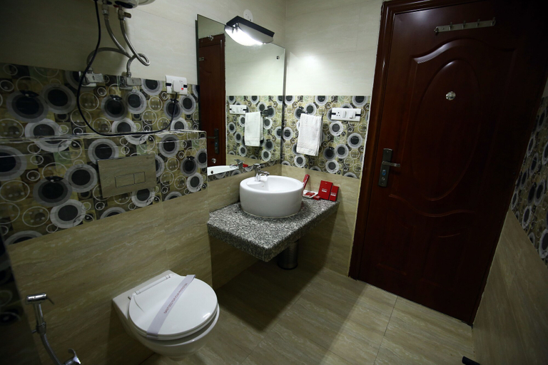 Bathroom 4, Hotel Apple Nest, Kullu