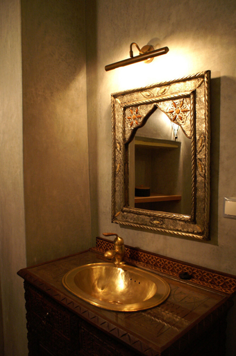 Bathroom 4, Riad Felloussia, Meknès