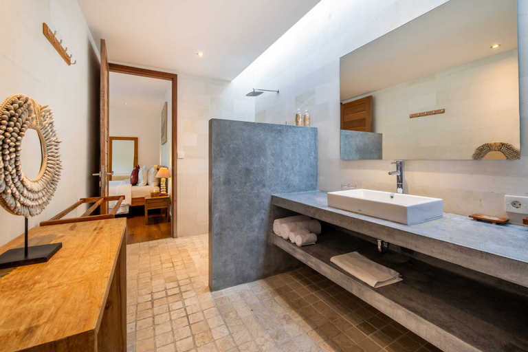 Bathroom 3, Fabulous Private Villa, 3 BR, Canggu With Staff, Badung