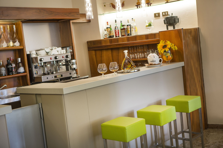 Food & Drinks 5, Livia, Brescia