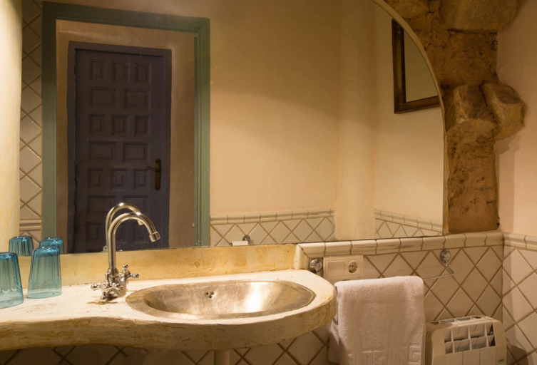 Bathroom 3, Mas Nur Sitges, Barcelona