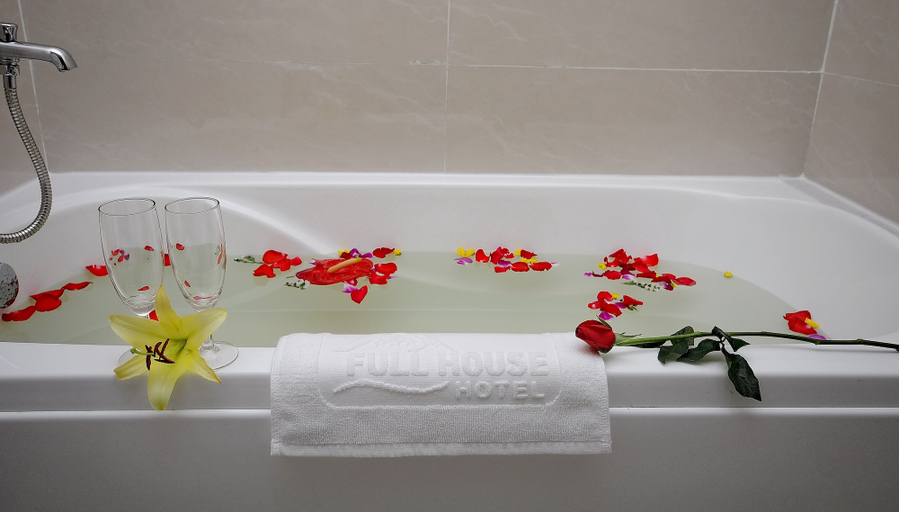 Bathroom 4, Full House Hotel, Nha Trang