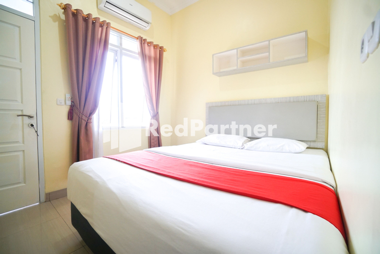 Bedroom 2, Indah Residence Syariah Mitra RedDoorz, North Jakarta