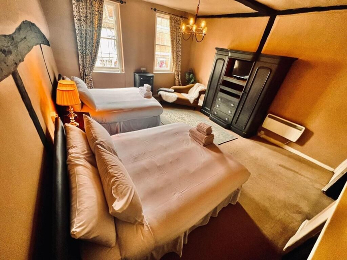 Bedroom 2, George and Dragon Hotel, Buckinghamshire