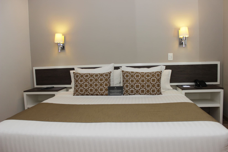 Bedroom 3, Hotel Plaza Revolución, Mexico City