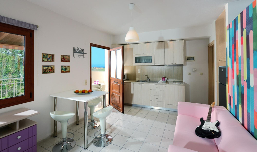 Others 5, Charming Retro Studio With Shared Pool and View RU, Crete