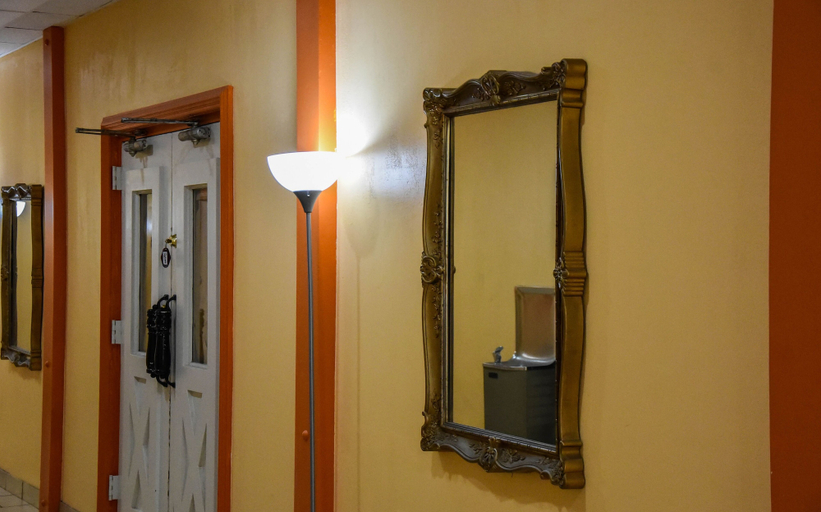 Others 5, Homeplace Inn, Cherokee