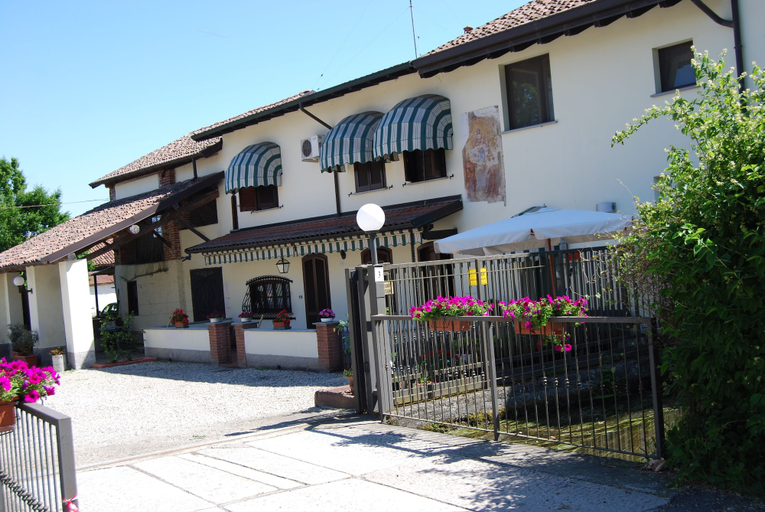 Exterior & Views 2, Da Carla Trattoria con Locanda, Pavia