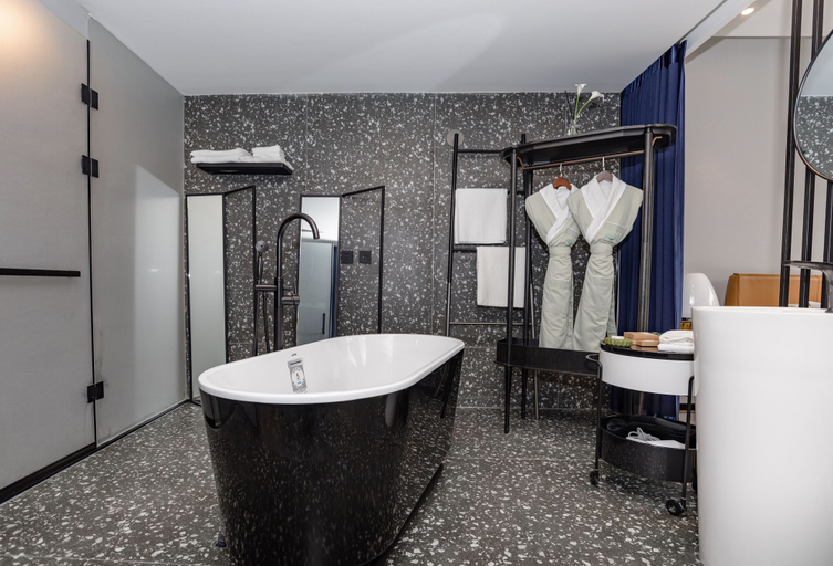 Bathroom 3, Qingdao The Castle Hotel, Qingdao