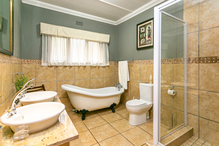 Bathroom 4, Die Fonteine Country Guesthouse and Glamping, Eden