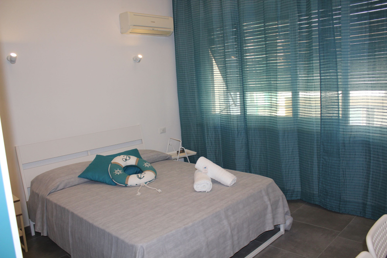 Bedroom 4, La finestra sul porto, Palermo
